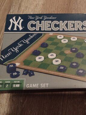 New York Yankees checkers game set sealed